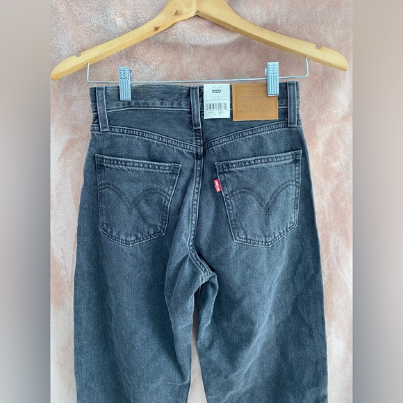 Black Levi dad jeans - Picture 2 of 3